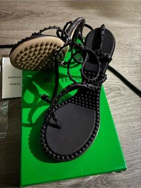 Pre-Owned BOTTEGA
VENETA Lagoon BUBBLE Sz 37.5
Fondant Sandals Shoes Heels
